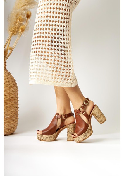 Hadel Taba Kemerli Platform Topuklu Kadın Sandalet fiyatları