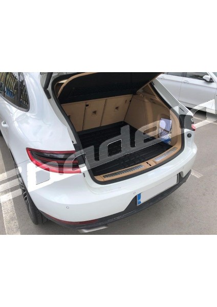 2019 Porsche Macan 3D Kauçuk Bagaj Havuzu