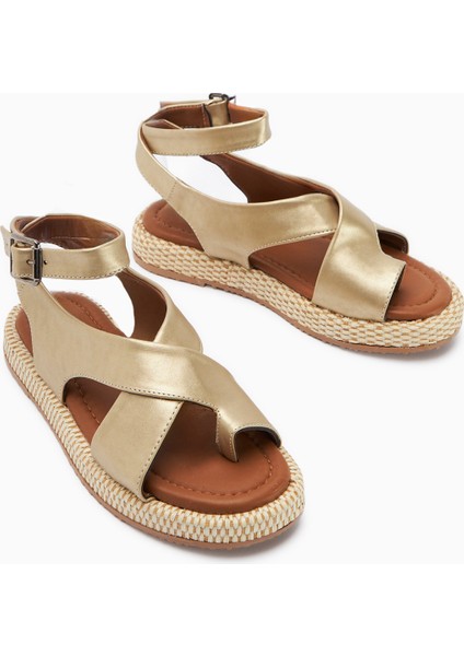 Kani Altın Parmak Arası Kadın Sandalet