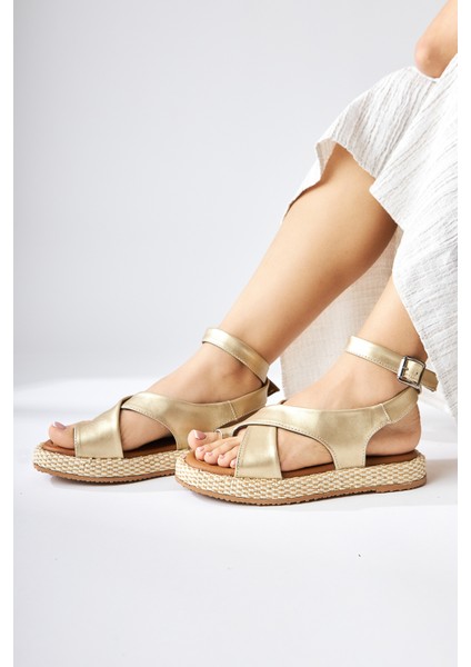 Kani Altın Parmak Arası Kadın Sandalet fırsatları