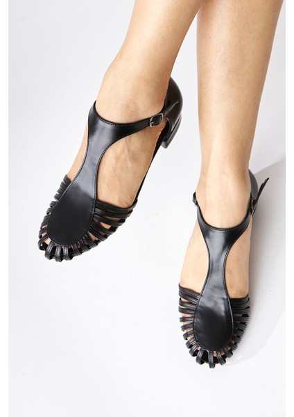 Jonna Siyah Önü Kapalı Tokalı Kadın Sandalet fırsatları