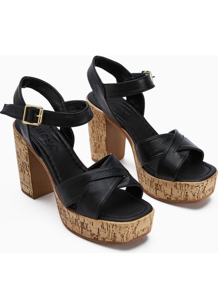 Hera Siyah Çapraz Bantlı Platform Topuklu Kadın Sandalet