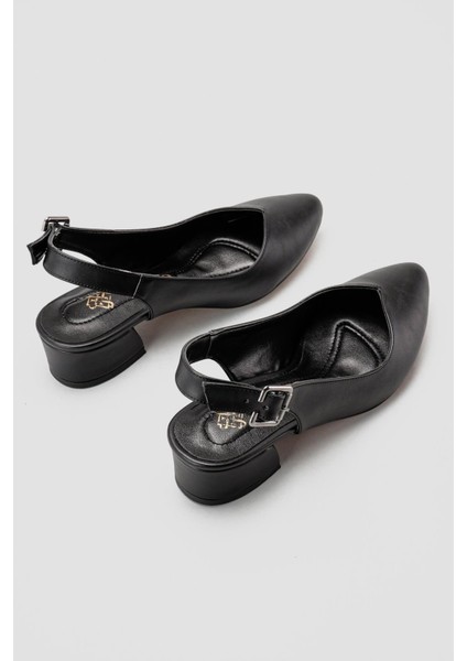 Henrietta Siyah Sivri Burun Alçak Topuk Sandalet modelleri