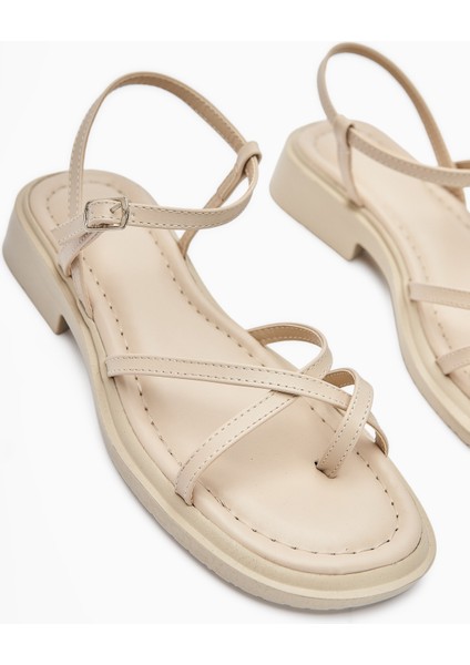 Hania Siyah Çapraz Bantlı Parmak Arası Kadın Sandalet indirimleri