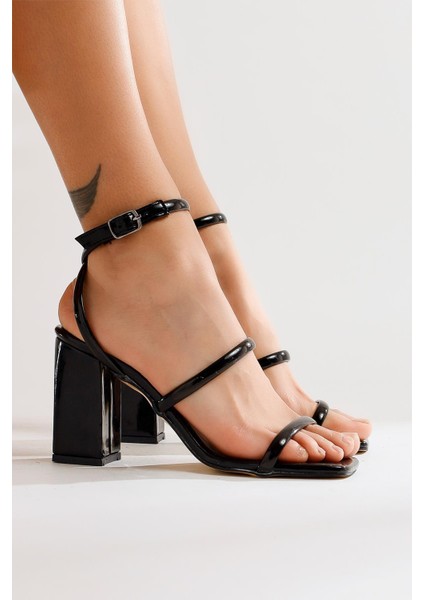 Linn Siyah Kalın Topuklu Sandalet