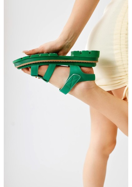 Misra Yeşil Yıldız Detaylı Cırt Cırtlı Yüksek Taban Sandalet modelleri