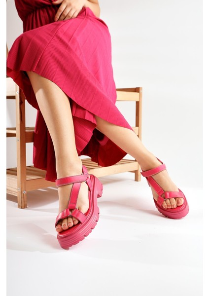 Marym Fuşya Cırt Detaylı Kalın Tabanlı Sandalet fiyatları