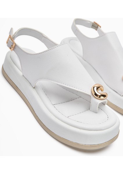 Troya Beyaz Parmak Arası Tokalı Kadın Sandalet fırsatları