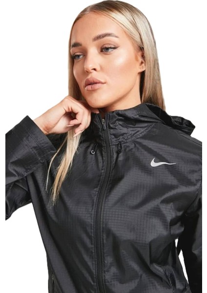 Essential Running Full Zip Jacket Kapüşonlu Bol Cepli Kadın Koşu Ceketi Siyah modelleri