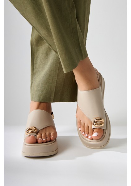 Troya Bej Parmak Arası Tokalı Kadın Sandalet indirimleri