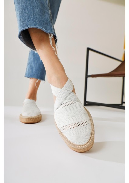 Zulma Beyaz Önü Kapalı Triko Çarpraz Bantlı Keten Taban Sandalet modelleri