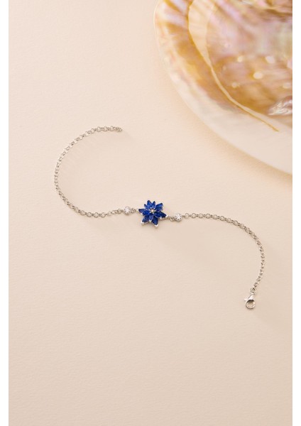 925 Ayar Gümüş Rodyum Kaplama Doç Zincirli Mavi Taşlı Lotus Çiçeği Bileklik