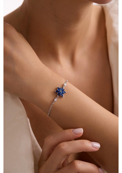 925 Ayar Gümüş Rodyum Kaplama Doç Zincirli Mavi Taşlı Lotus Çiçeği Bileklik indirimleri