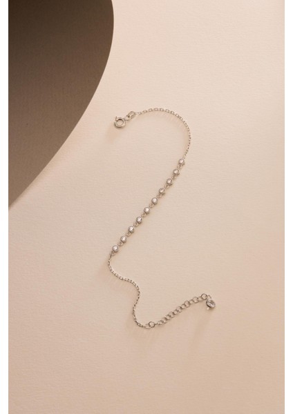 925 Ayar Gümüş Rodyum Kaplama Minik Sıralı Beyaz Zirkon Taşlı Bileklik fiyatları