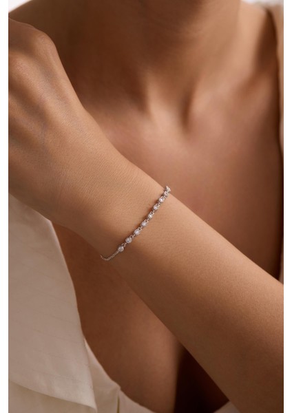 925 Ayar Gümüş Rodyum Kaplama Minik Sıralı Beyaz Zirkon Taşlı Bileklik indirimleri