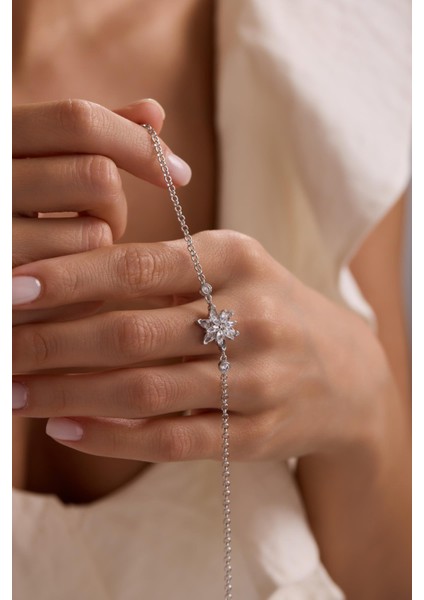 925 Ayar Gümüş Rodyum Kaplama Doç Zincirli Beyaz Taşlı Lotus Çiçeği Bileklik