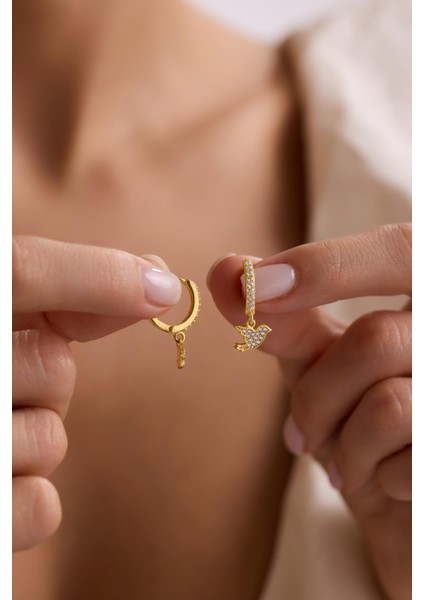 925 Ayar Gümüş Gold Kaplama 10 mm Sallantılı Kuş Model Küpe