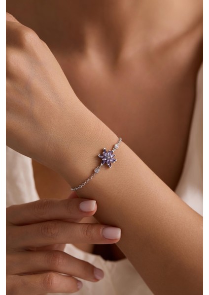 925 Ayar Gümüş Rodyum Kaplama Doç Zincirli Mor Taşlı Lotus Çiçeği Bileklik