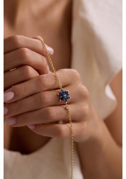 925 Ayar Gümüş Gold Kaplama Doç Zincirli Mavi Taşlı Lotus Çiçeği Bileklik fiyatları