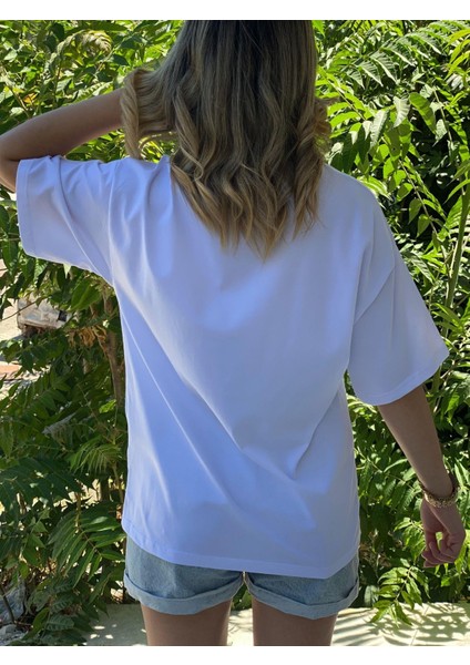 Kadın Beyaz Baskılı Oversize Tişört – Kadın Desenli , Pamuklu Rahat Kalıp modelleri