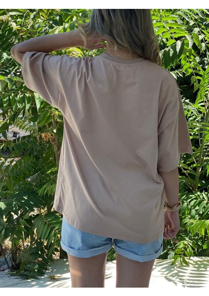Kadın Bej Baskılı Oversize Tişört – You Desenli , Pamuklu Rahat Kalıp modelleri