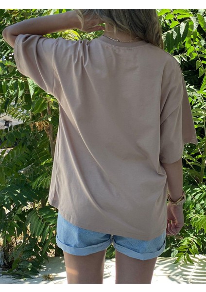 Kadın Bej Baskılı Oversize Tişört – Kadın Desenli , Pamuklu Rahat Kalıp modelleri