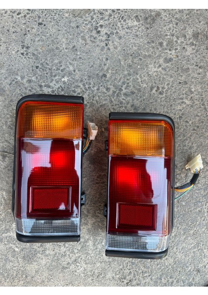 E2200 Mazda Sağ Sol Stop Lambası Set 1987-1998