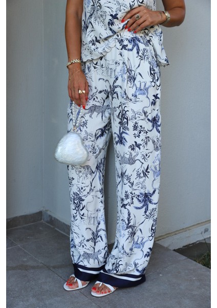 Beyaz Gül Broş Detay Desenli Bluz Pantolon Takım modelleri