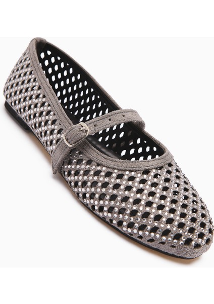 Nicole Gri Süet Oval Burunlu Delikli Taş Detaylı Tek Bantlı Günlük Kadın Ayakkabı modelleri
