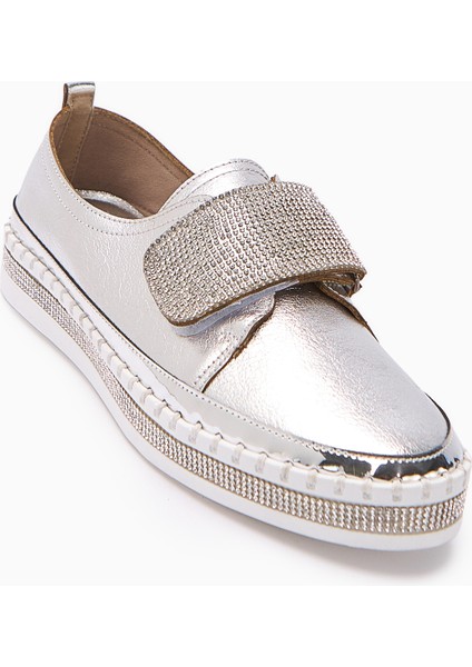 Valmira Beyaz Cırtlı Taş Detaylı Kadın Günlük Ayakkabı fırsatları