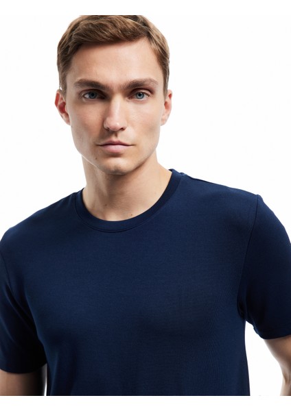 Kısa Kollu Bisiklet Yaka Basic Slim Fit Tişört