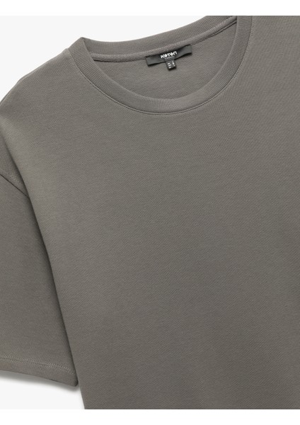 Pamuklu Kısa Kollu Bisiklet Yaka Oversize Basic Tişört indirimleri