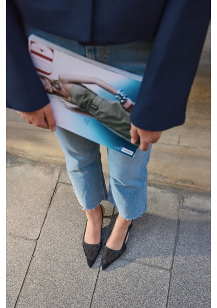 Siyah Cilt File Detaylı Sivri Burun Kadın Topuklu Ayakkabı