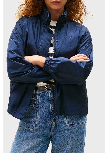 Logolu Su Itici Relaxed Fit Gizlenebilen Kapüşonlu Ceket Bayan Ceket WW0WW46444 C1G