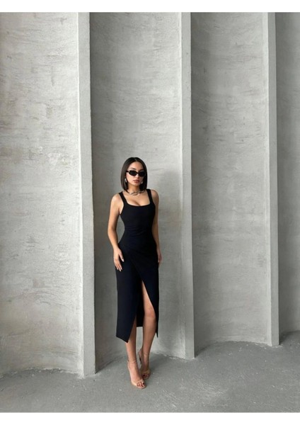 Kare Yaka Derin Yırtmaç Elbise