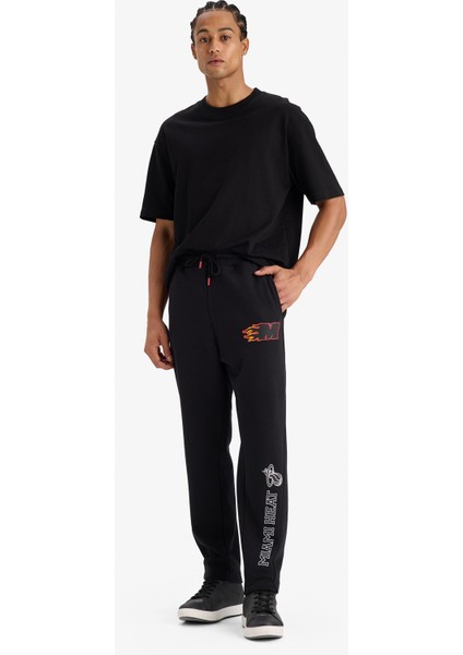 Fit NBA Miami Heat Kalın Sporcu Jogger Eşofman Altı Standart Fit Cepli Esnek Bantlı Paça D6561AX25SP modelleri