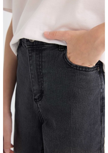 Erkek Çocuk Loose Fit Düz Paça Cepli Basic Düz Jean Pantolon C3698A824WN indirimleri