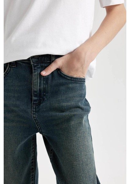Erkek Çocuk Straight Fit Düz Paça Cepli Jean Pantolon C7237A824CW indirimleri