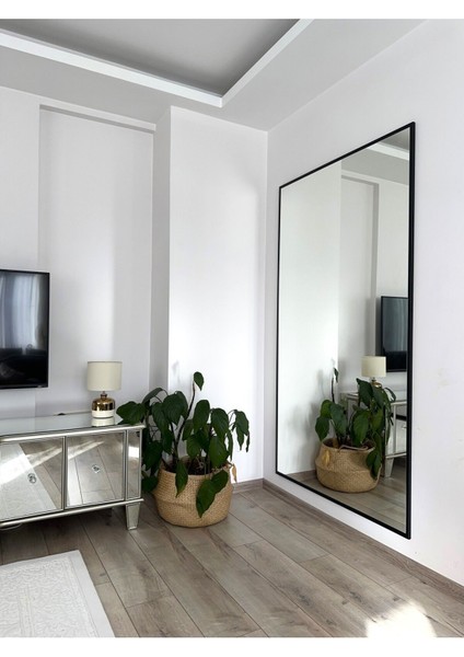 Siyah Metal Çerçeveli Duvara Monte 180X100 cm Büyük Boy Aynası fırsatları