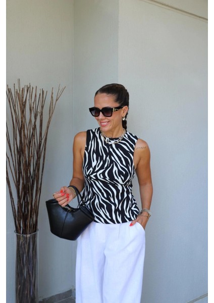 Siyah Zebra Desen Sırt Dekolteli Bluz