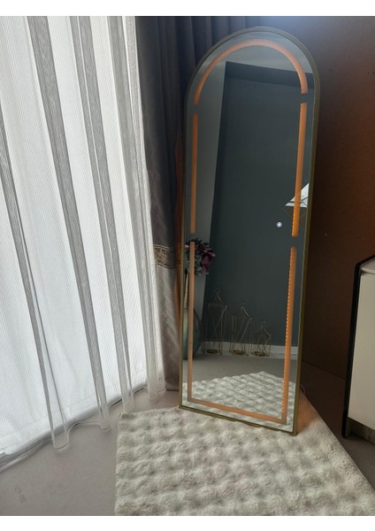Dokunmatik LED Işıklı Ayaklı Boy Aynası fiyatları