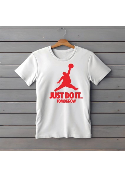 Ünisex %100 Pamuklu A+++ Kalite Süprem Penye Zıplamaya Çalışan Adam Baskılı Regular Kalıp Tshirt