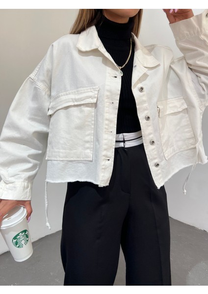 Geniş Cepli Oversize Püsküllü Denim Ceket fırsatları