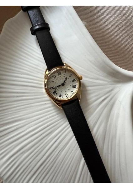 Retro Minimal Deri Kordon Vintage Kadın Kol Saati
