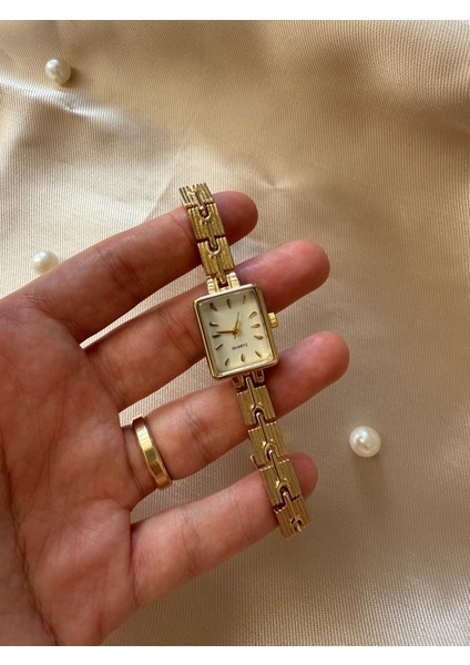 Retro Minimal Boncuk Kordon Vintage Kadın Kol Saati Altın