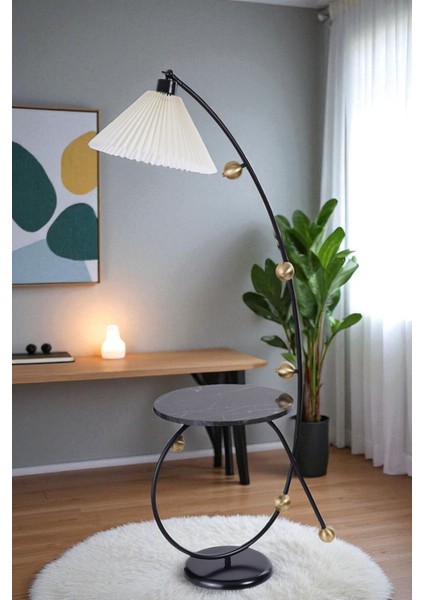 Yekta Sehbalı Siyah Lambader Pileli Krem Abajurlu