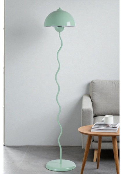 Eva Yeşil Lambader Retro Başlıklı