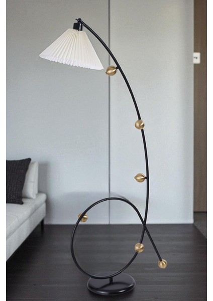 Yekta Siyah Lambader Pileli Krem Abajurlu