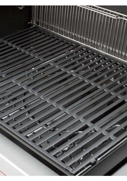 Genesis® E-325s Siyah Gazlı Barbekü — 3 Brülör | XL Sear Zone | Side Shelves indirimleri