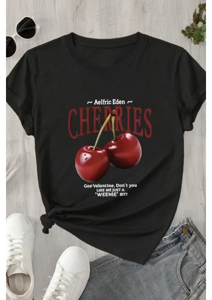 Kadın Siyah Cherry Baskılı Regular Bisiklet Yaka T-Shirt